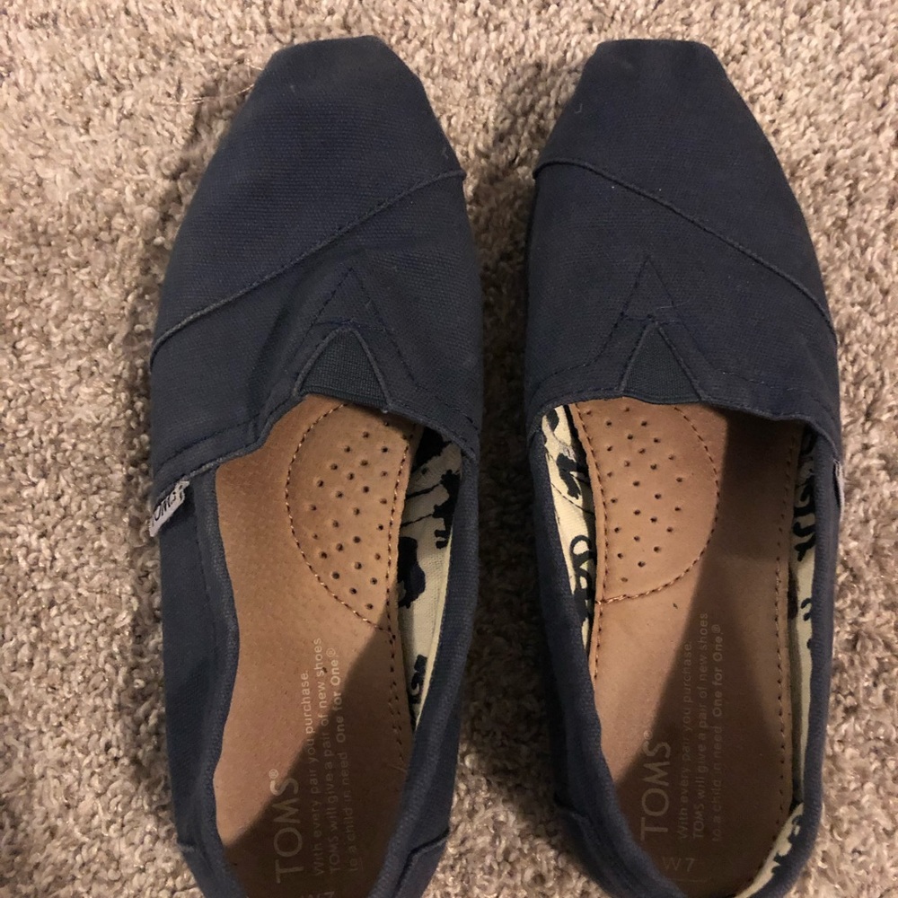 Blue Toms